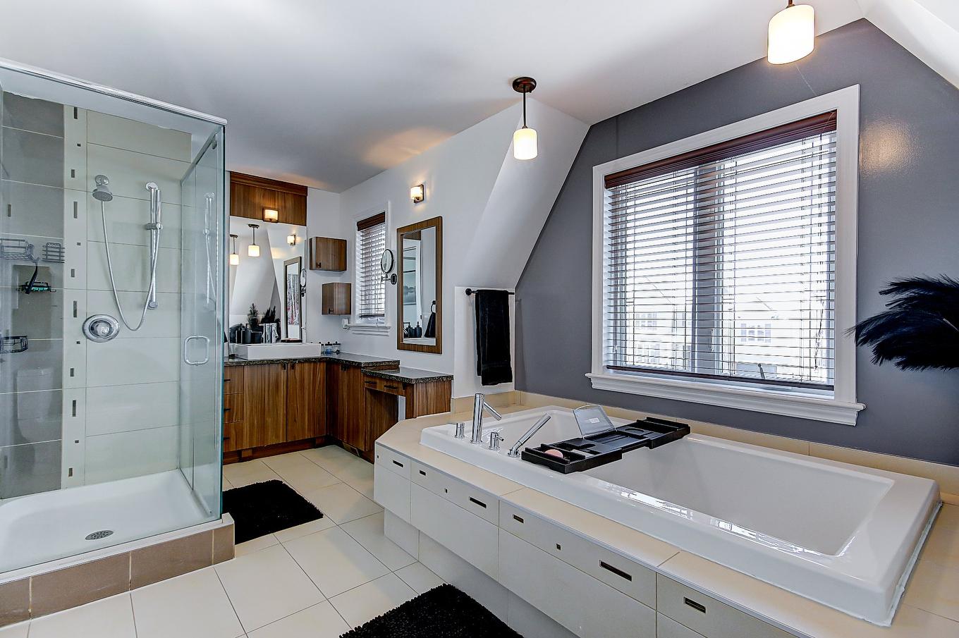 Bathroom - 592 Rue Toulouse, Repentigny (Repentigny), QC - Indoor Photo Showing Bathroom