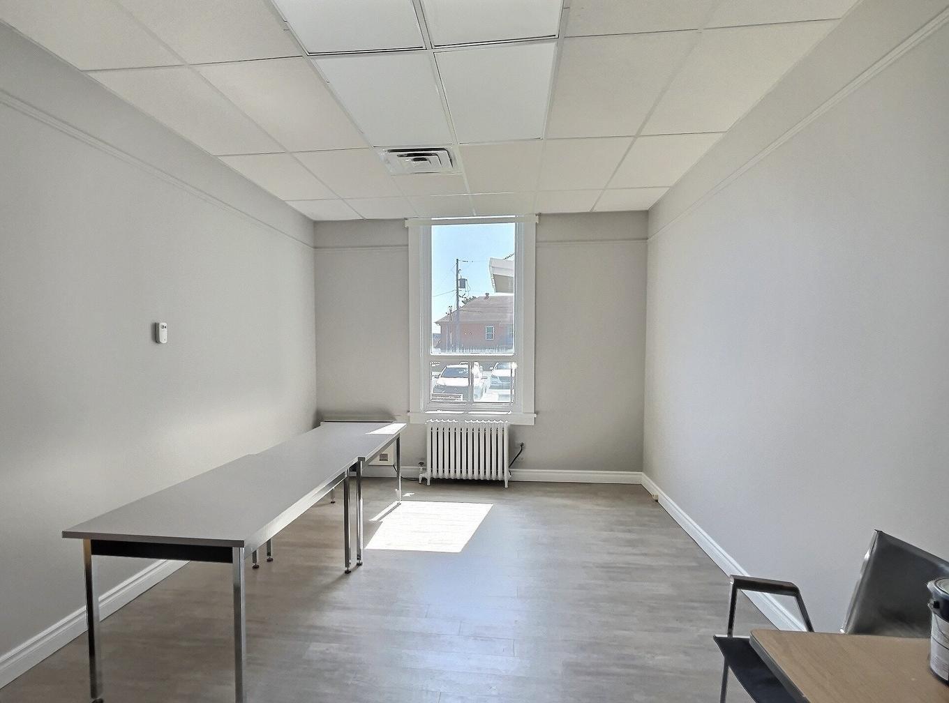 Office - 257 Rue Notre-Dame O., Thetford Mines, QC - Indoor
