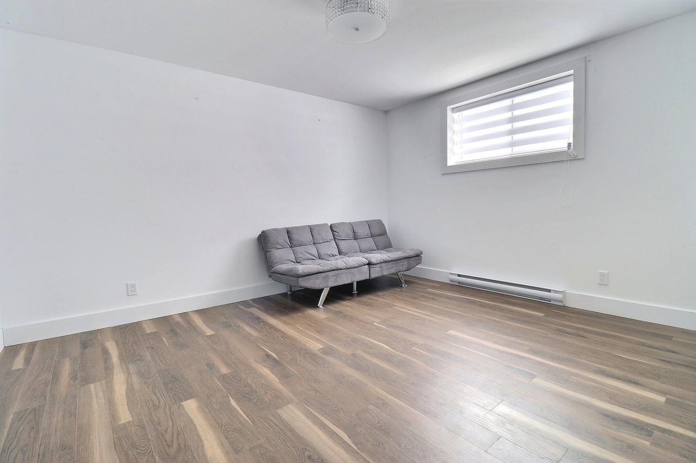 Chambre à coucher - 155 Rue Du Mauzac, Drummondville, QC - Indoor Photo Showing Other Room