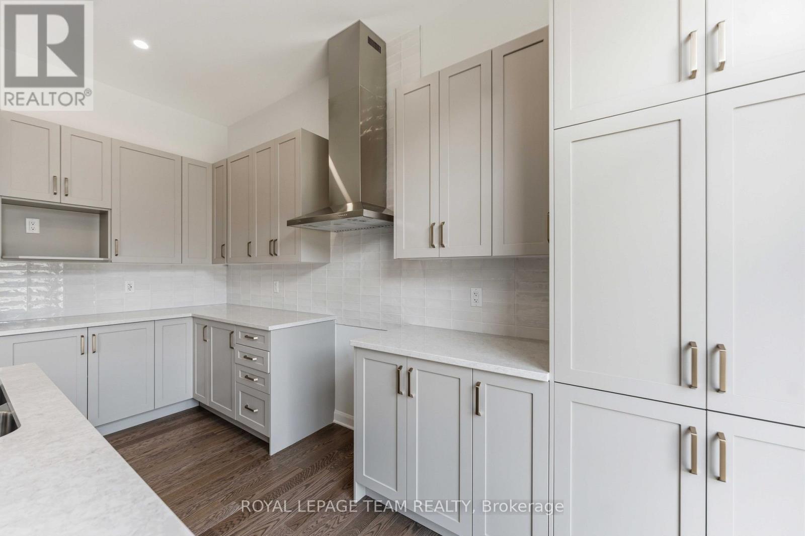2026 Wanderer Avenue, Ottawa, ON - Indoor Photo Showing Kitchen