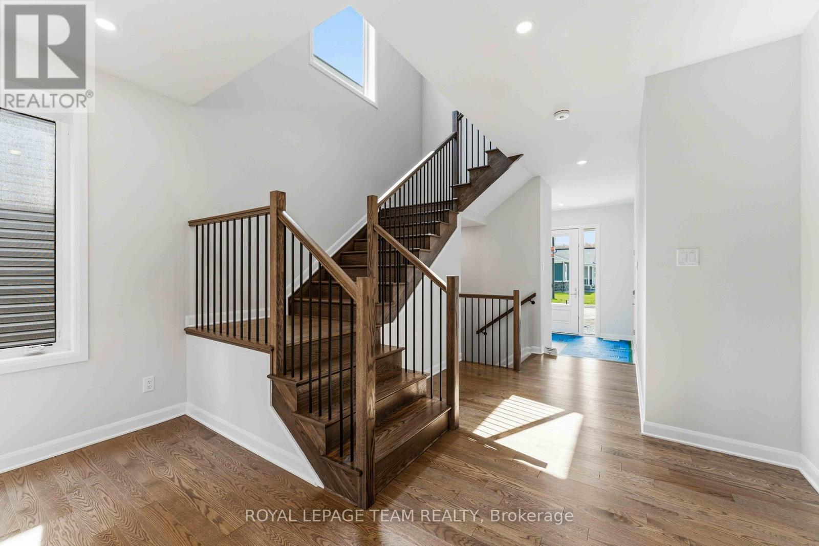 2026 Wanderer Avenue, Ottawa, ON - Indoor Photo Showing Other Room