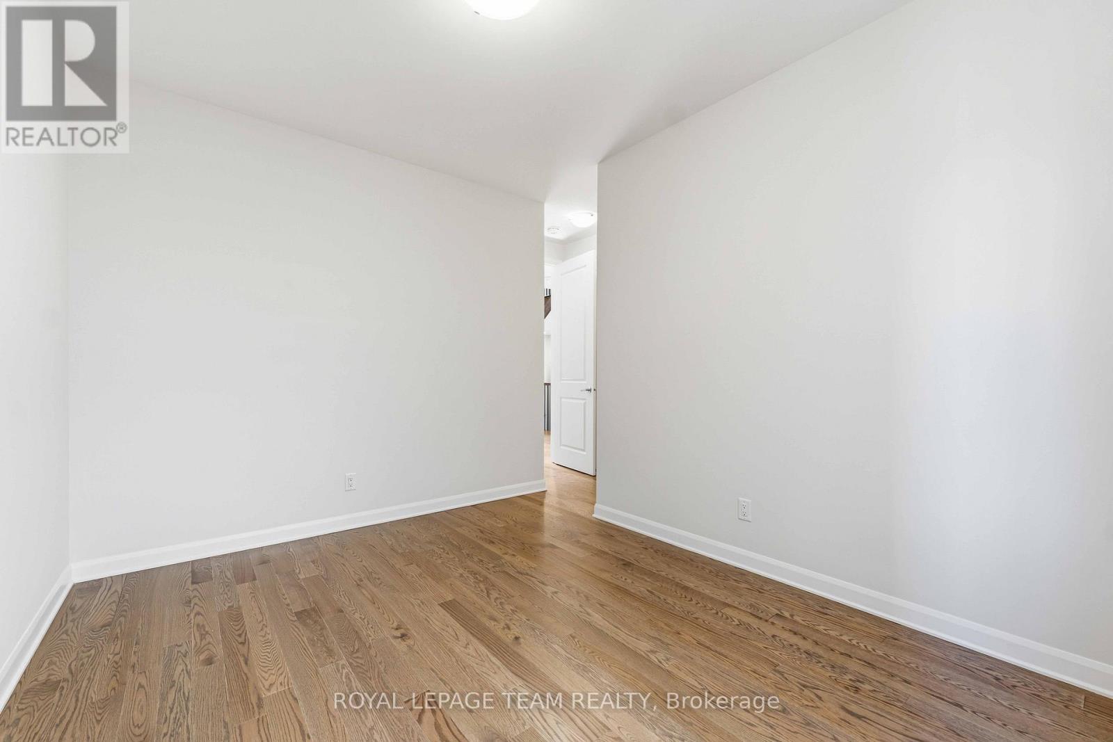 2026 Wanderer Avenue, Ottawa, ON - Indoor Photo Showing Other Room