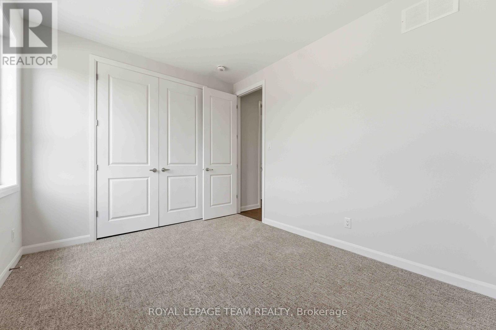 2026 Wanderer Avenue, Ottawa, ON - Indoor Photo Showing Other Room