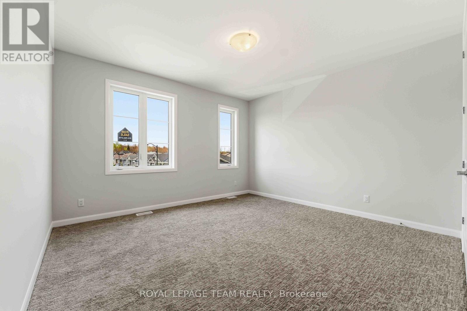 2026 Wanderer Avenue, Ottawa, ON - Indoor Photo Showing Other Room