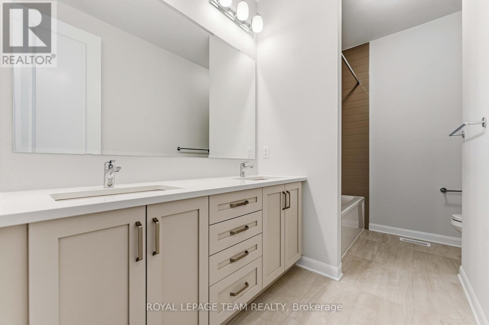 2026 Wanderer Avenue, Ottawa, ON - Indoor Photo Showing Bathroom