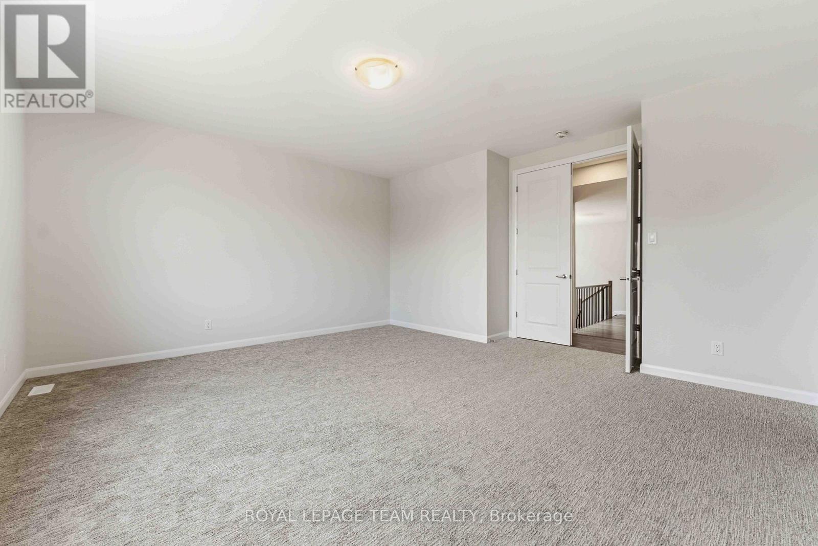 2026 Wanderer Avenue, Ottawa, ON - Indoor Photo Showing Other Room