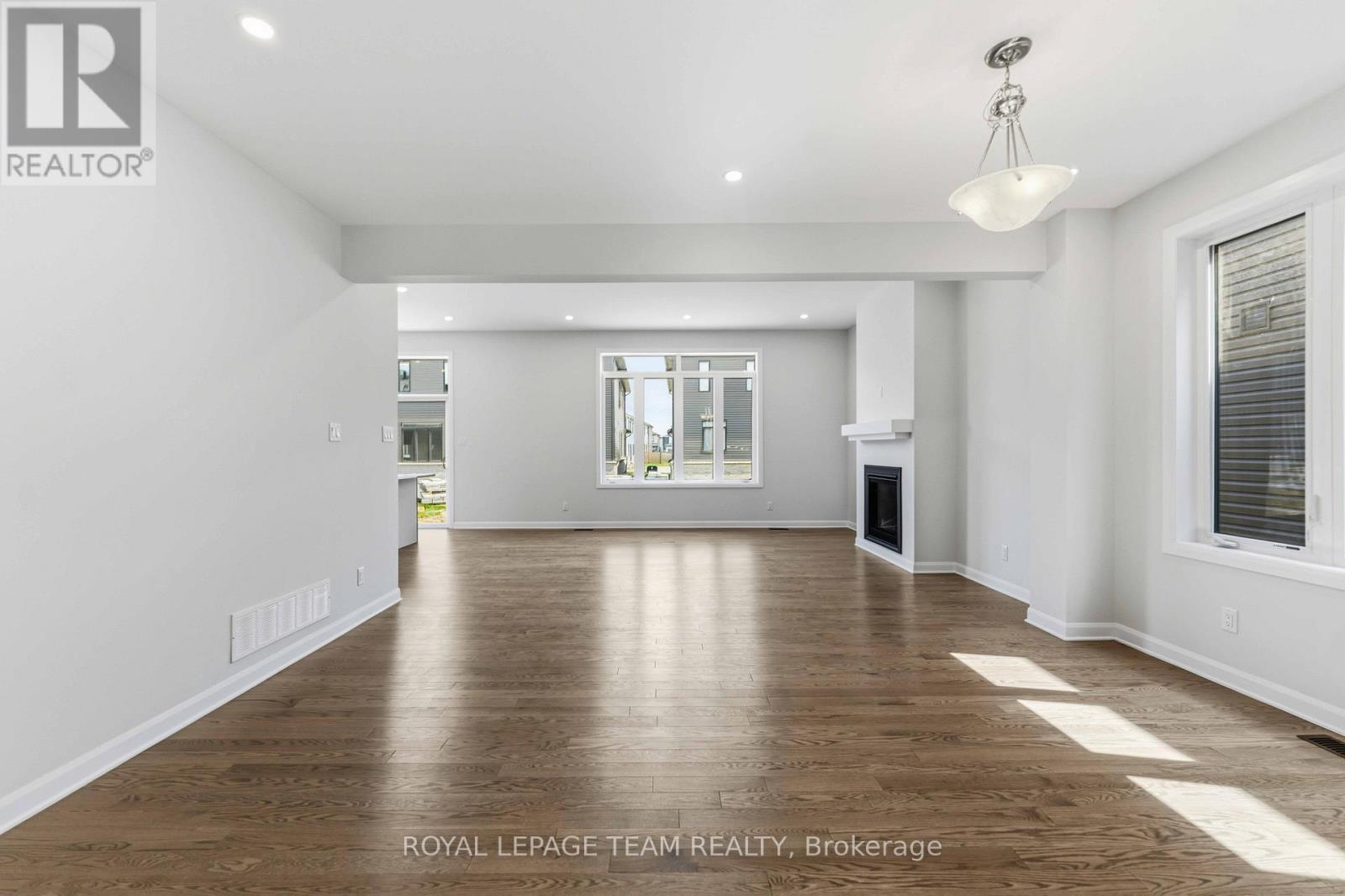 2026 Wanderer Avenue, Ottawa, ON - Indoor