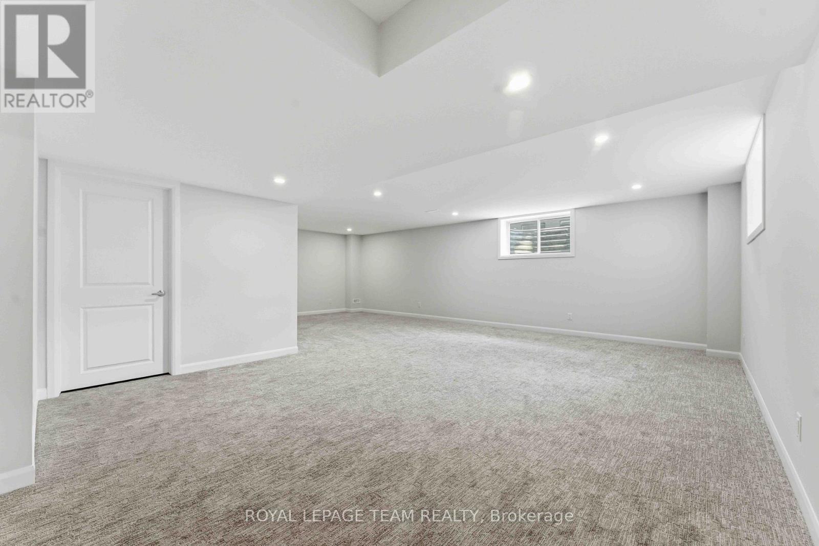 2026 Wanderer Avenue, Ottawa, ON - Indoor