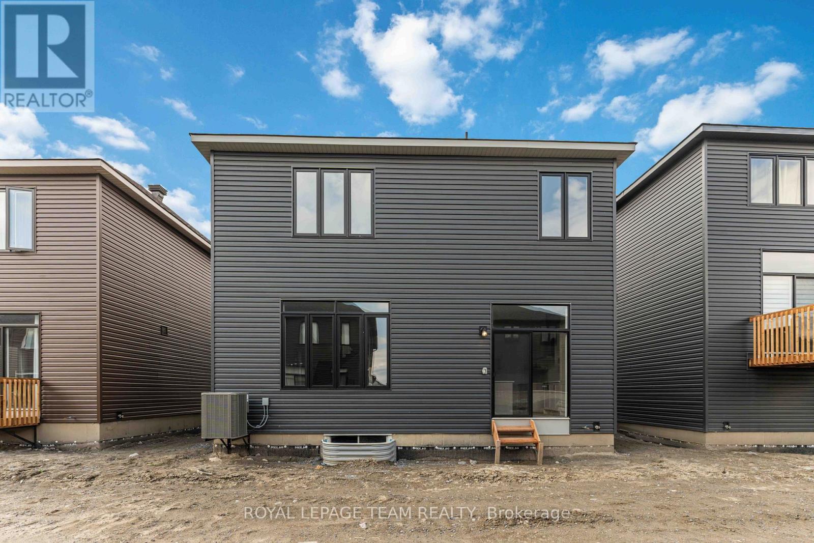 2026 Wanderer Avenue, Ottawa, ON - Outdoor With Exterior