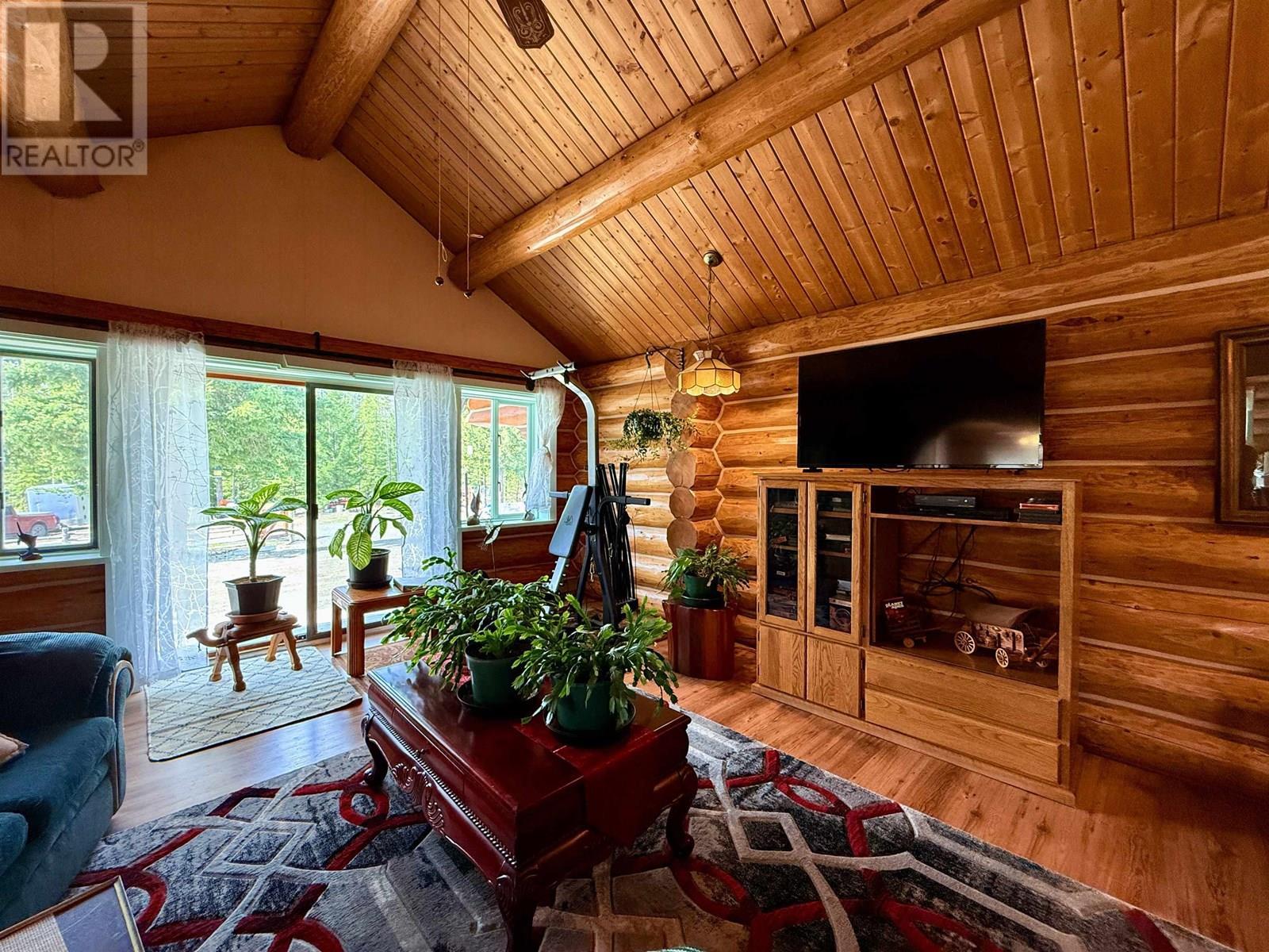 2875 Spout Lake Road, Lac La Hache, BC -