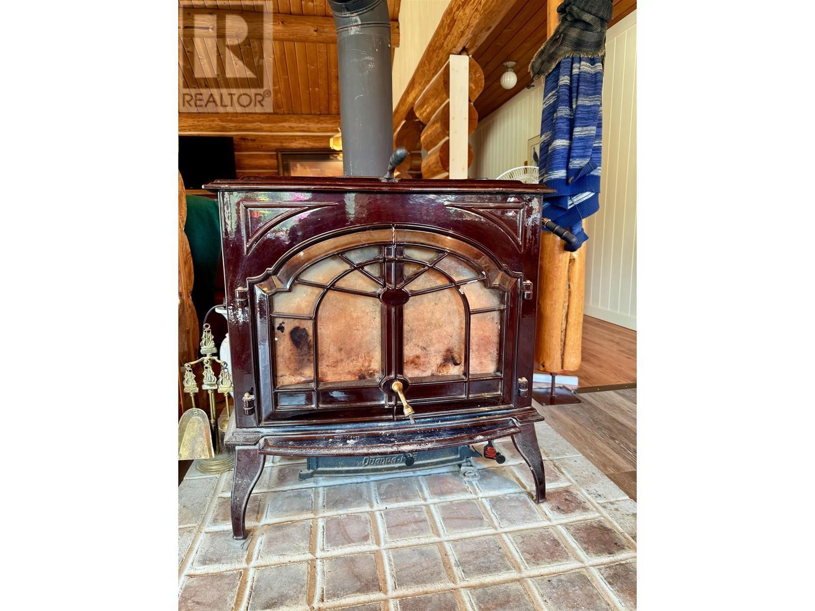 2875 Spout Lake Road, Lac La Hache, BC - Indoor Photo Showing Other Room