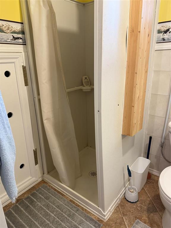 77 Railway Avenue, Benito, MB - Indoor Photo Showing Bathroom