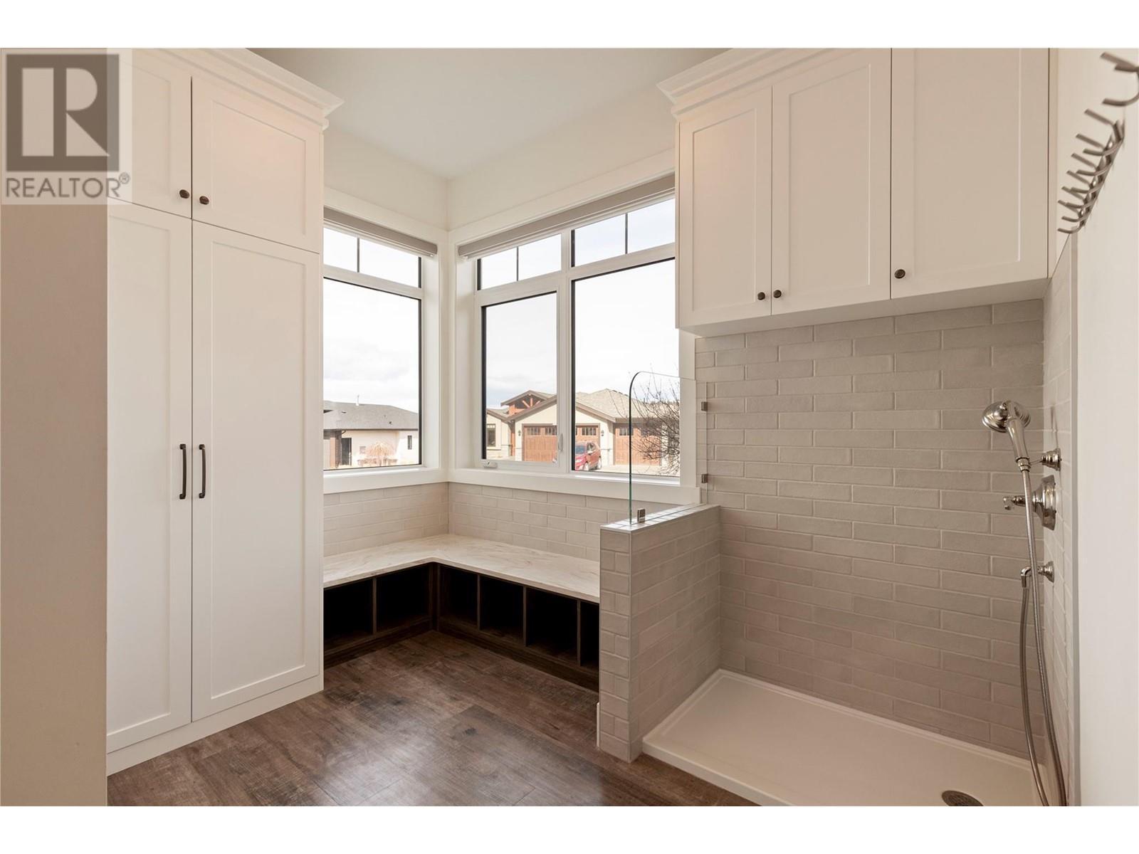 2191 Lavetta Drive, Kelowna, BC - Indoor