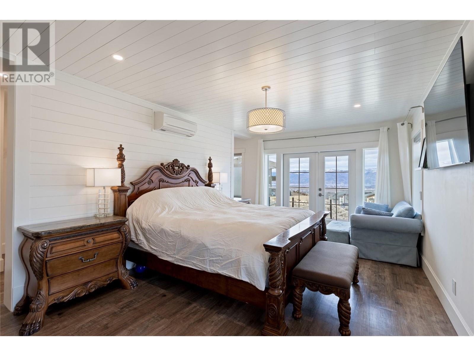2191 Lavetta Drive, Kelowna, BC - Indoor Photo Showing Bedroom