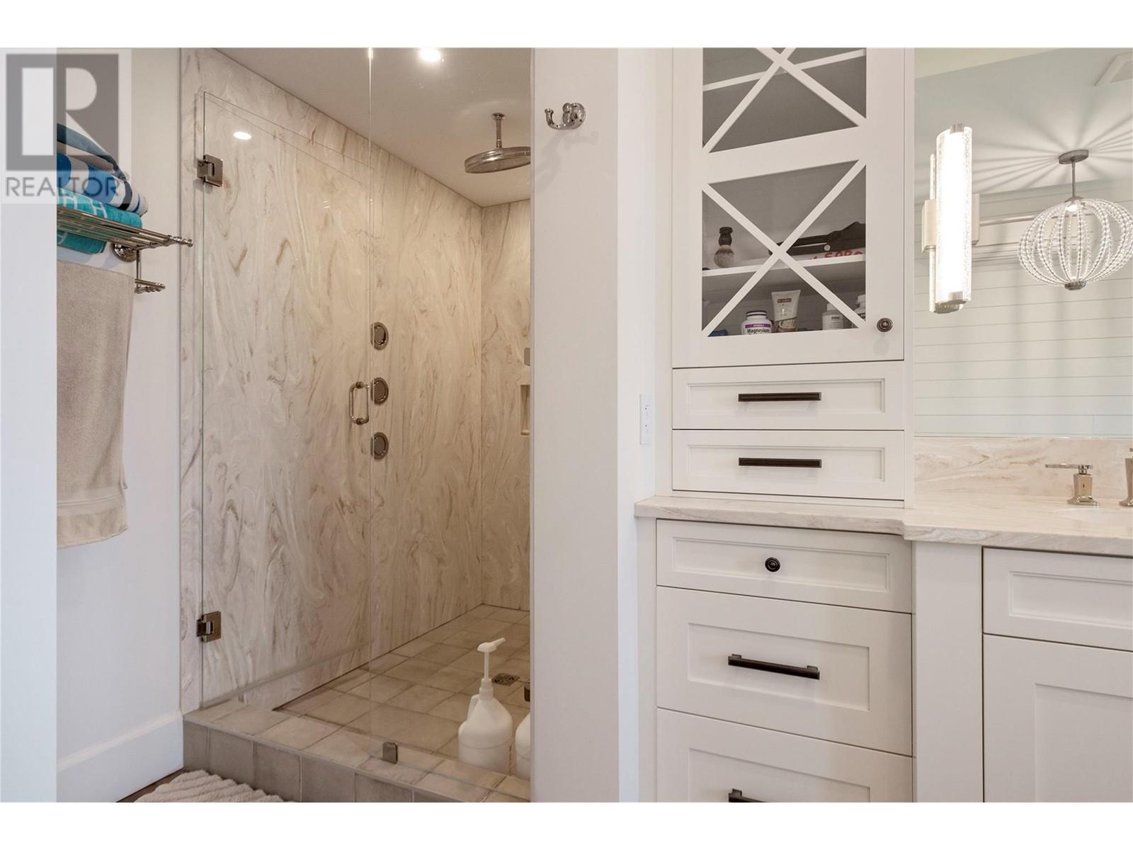 2191 Lavetta Drive, Kelowna, BC - Indoor Photo Showing Bathroom