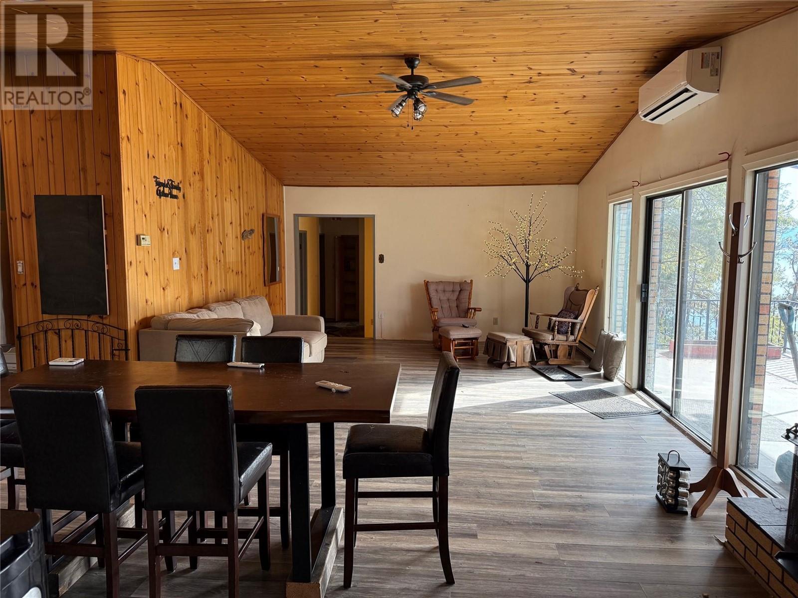 9779 3A Highway, Kuskanook, BC - Indoor Photo Showing Dining Room