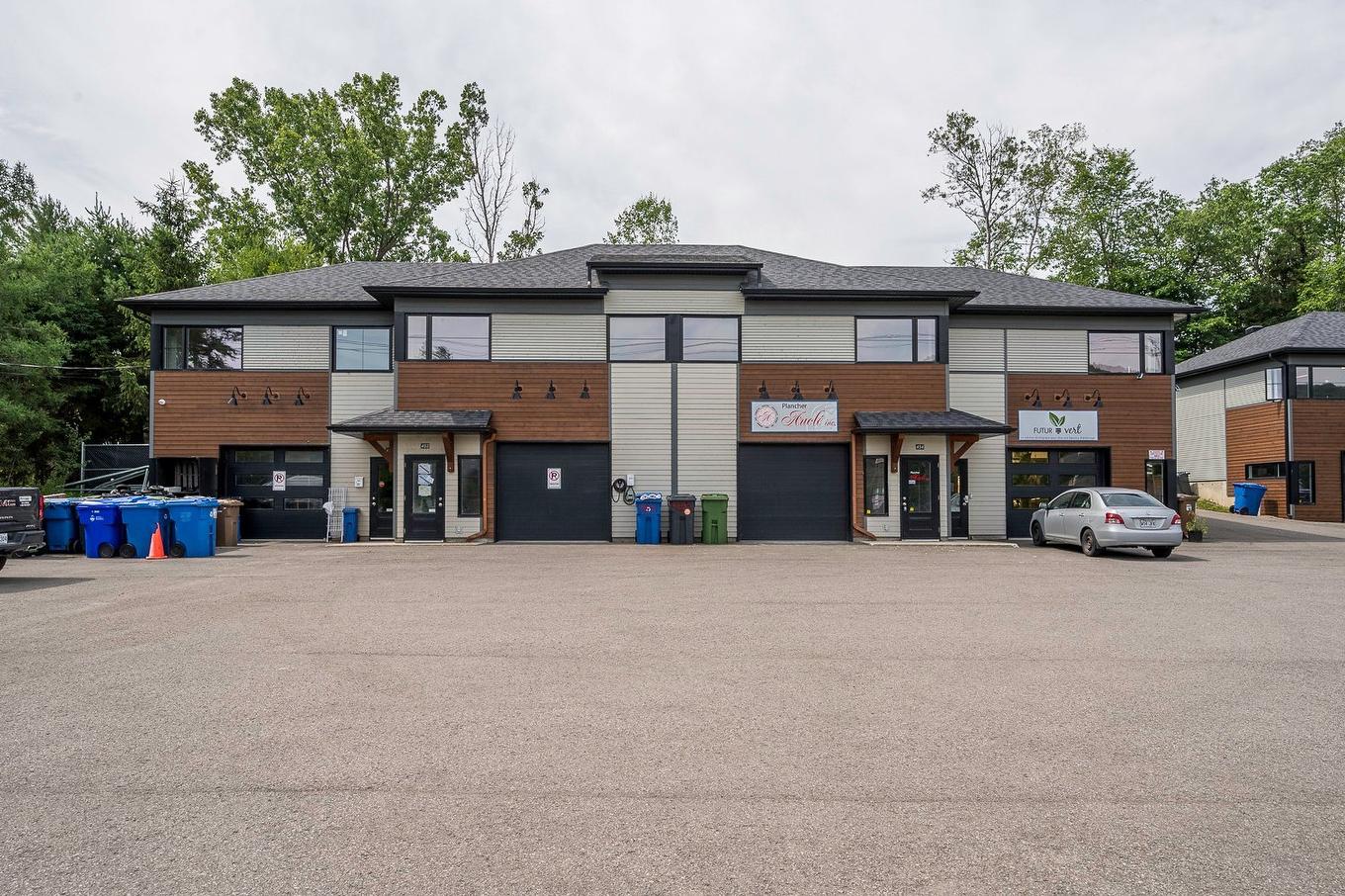 Frontage - 450 - 464 Boul. Des Laurentides, Piedmont, QC - Outdoor