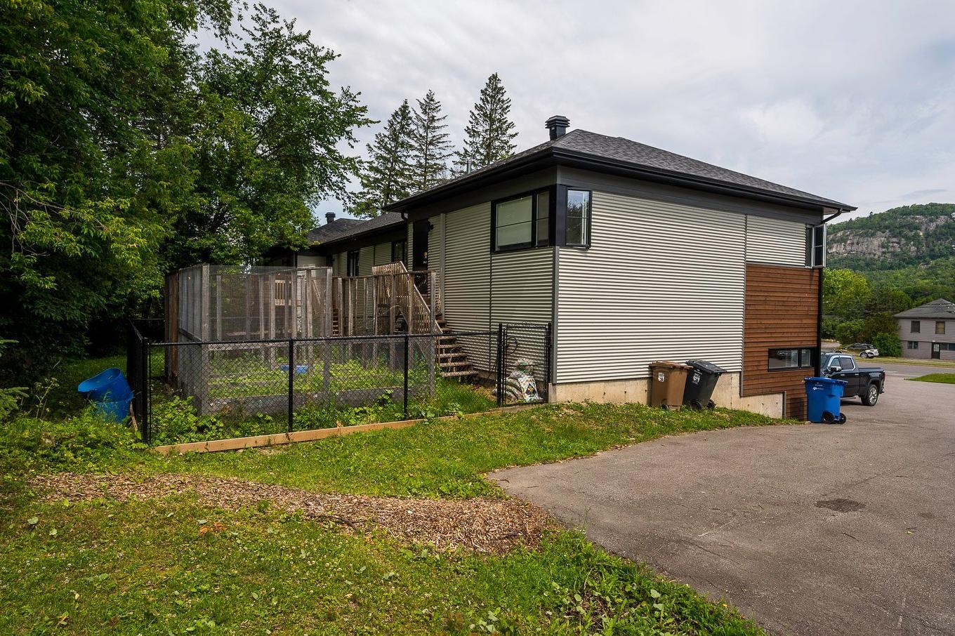 Back facade - 450 - 464 Boul. Des Laurentides, Piedmont, QC - Outdoor