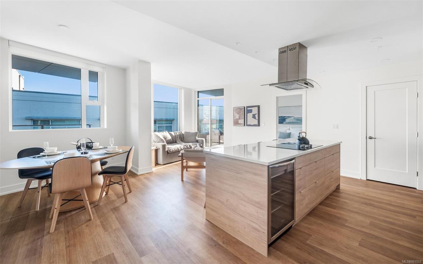 906-1628 Store St, Victoria, BC - Indoor