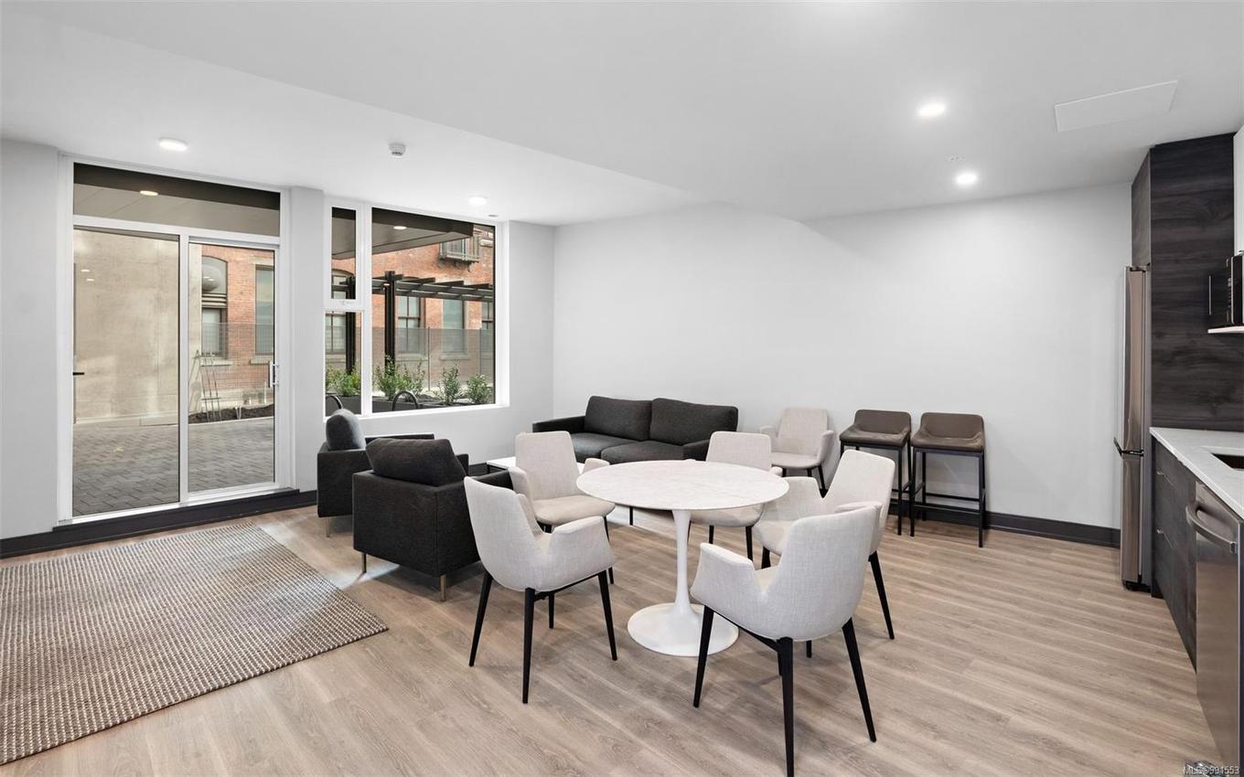 906-1628 Store St, Victoria, BC - Indoor