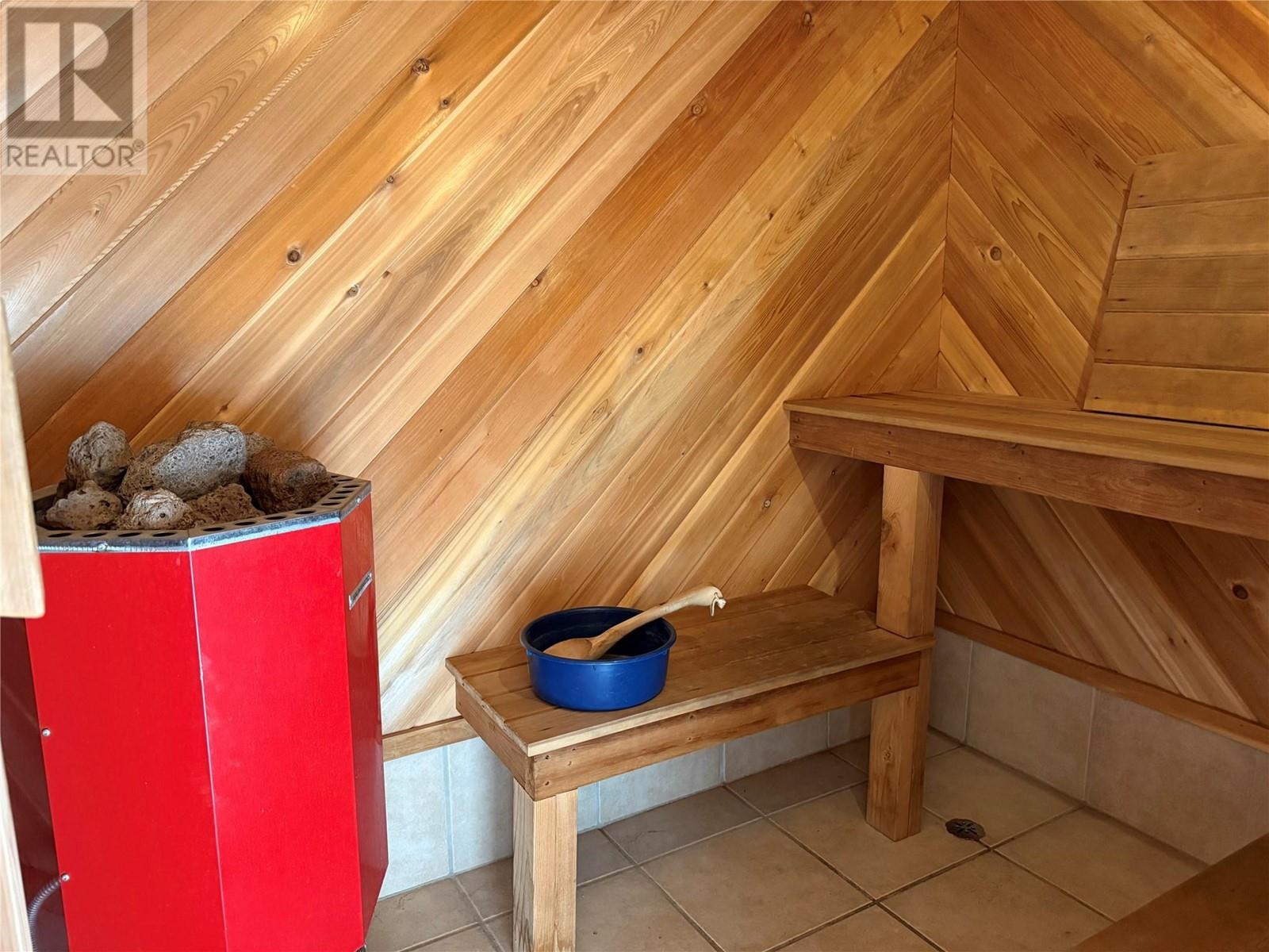 9703 3A Highway, Kuskanook, BC - Indoor Photo Showing Other Room