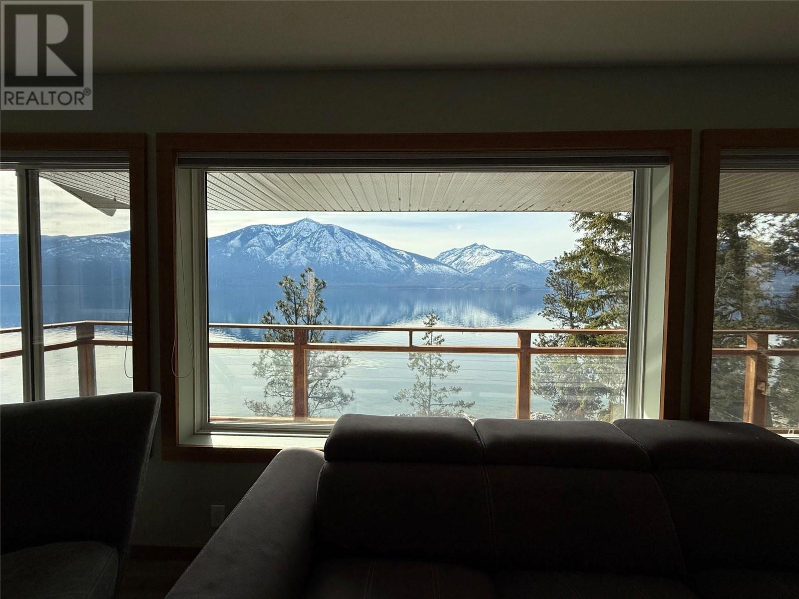 9703 3A Highway, Kuskanook, BC - Indoor With Body Of Water