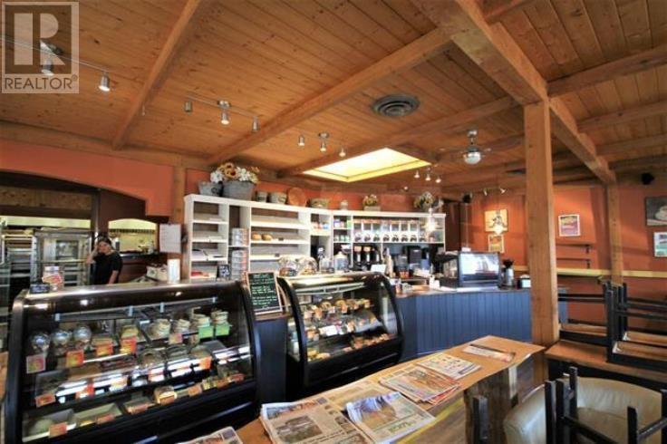 818 Gibsons Way, Gibsons, BC