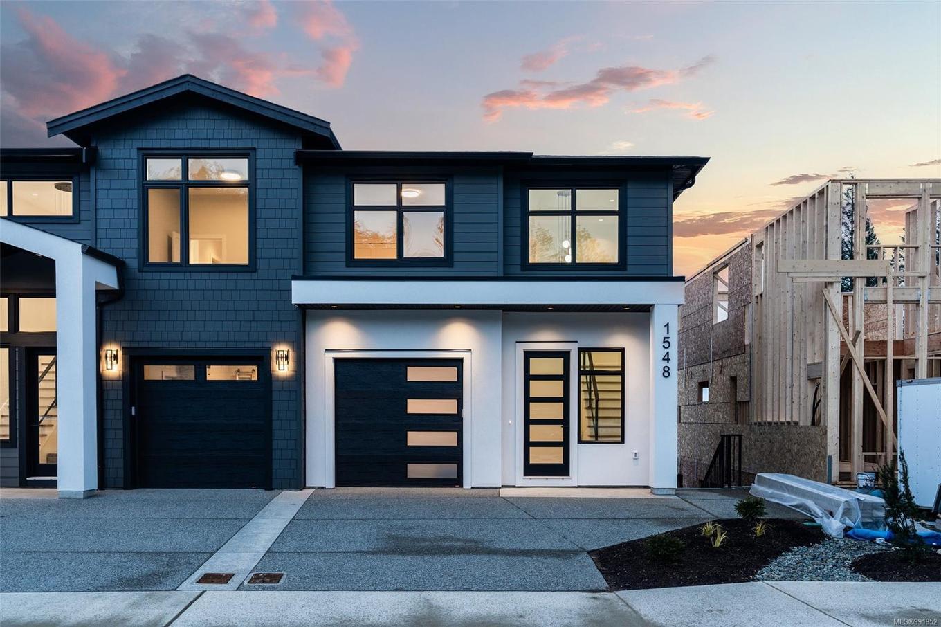 1548 Marble Pl, Langford, BC - Outdoor With Facade