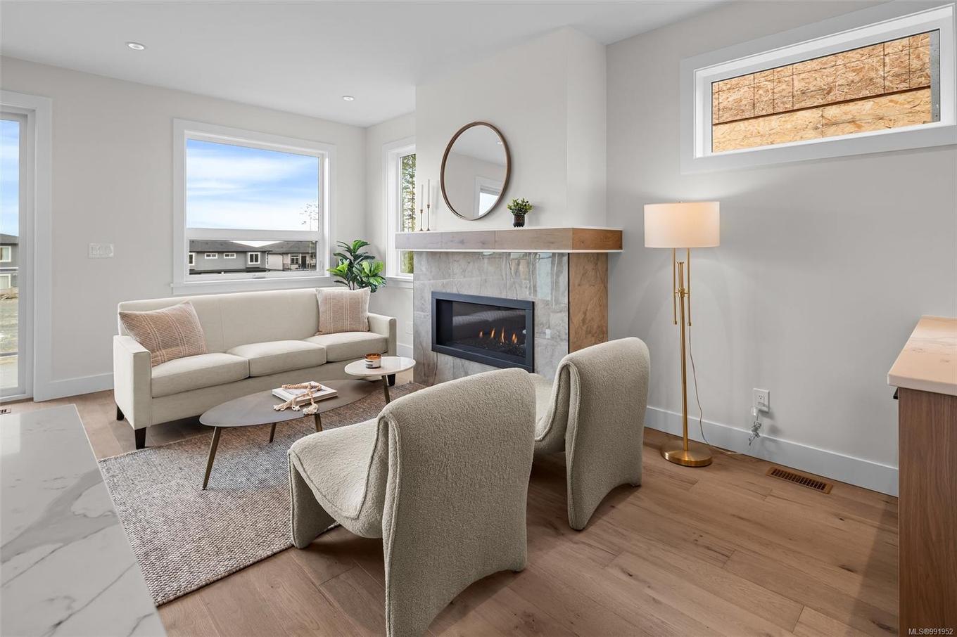 1548 Marble Pl, Langford, BC - Indoor Photo Showing Living Room With Fireplace