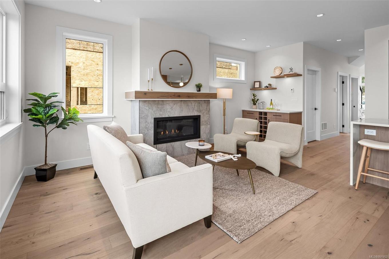 1548 Marble Pl, Langford, BC - Indoor Photo Showing Living Room With Fireplace