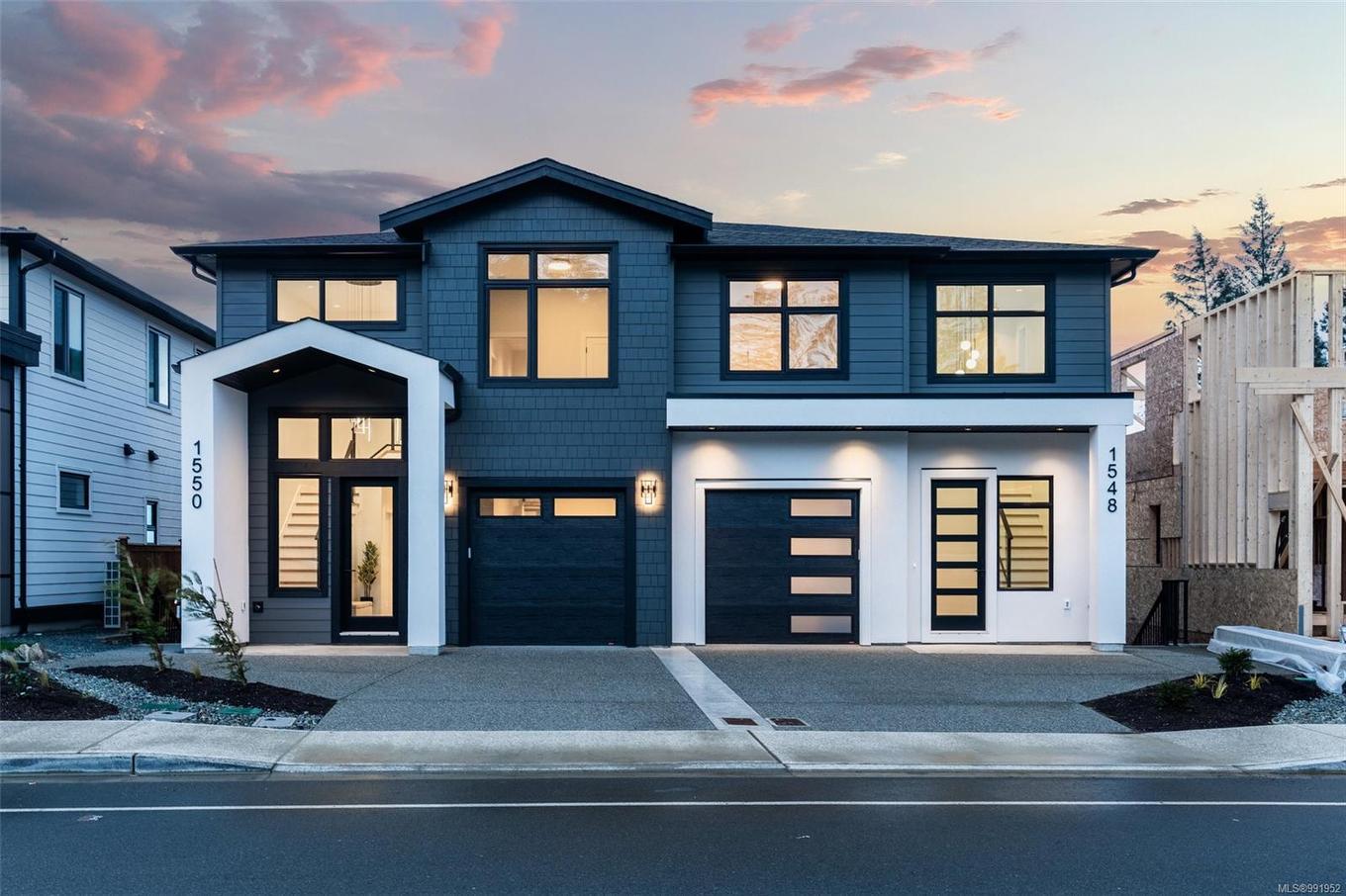 1548 Marble Pl, Langford, BC - Outdoor With Facade