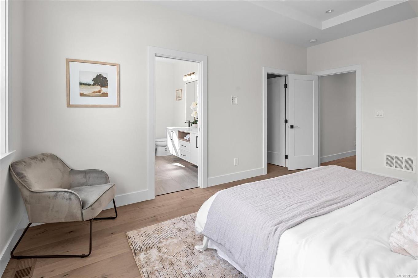 1548 Marble Pl, Langford, BC - Indoor Photo Showing Bedroom