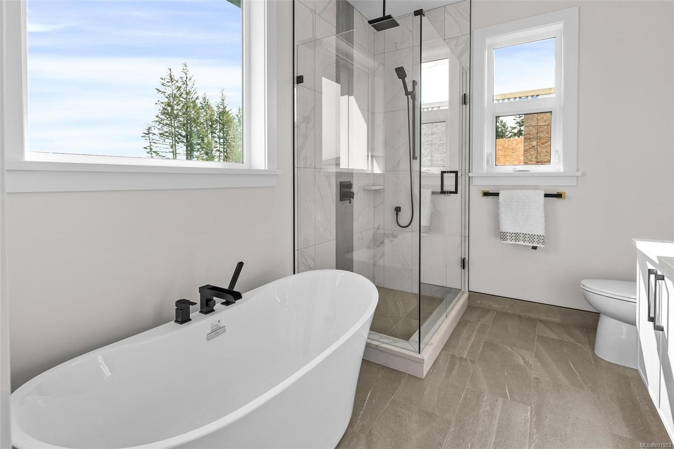1548 Marble Pl, Langford, BC - Indoor Photo Showing Bathroom