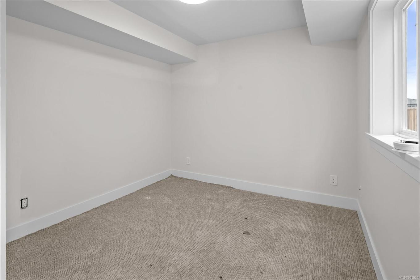 1548 Marble Pl, Langford, BC - Indoor Photo Showing Other Room