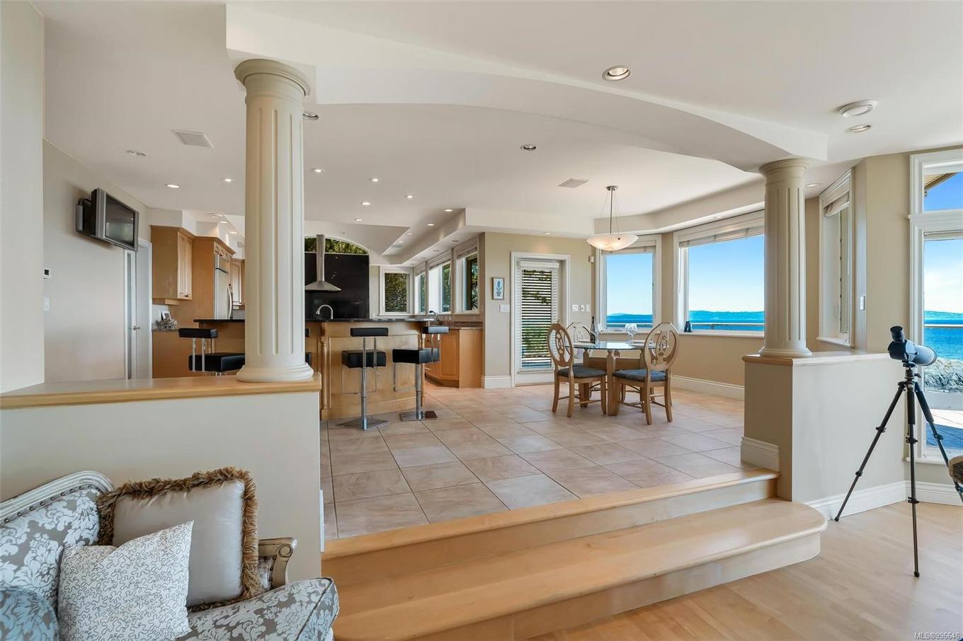 4461 Shore Way, Saanich, BC