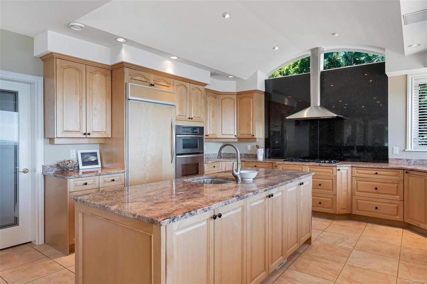 4461 Shore Way, Saanich, BC