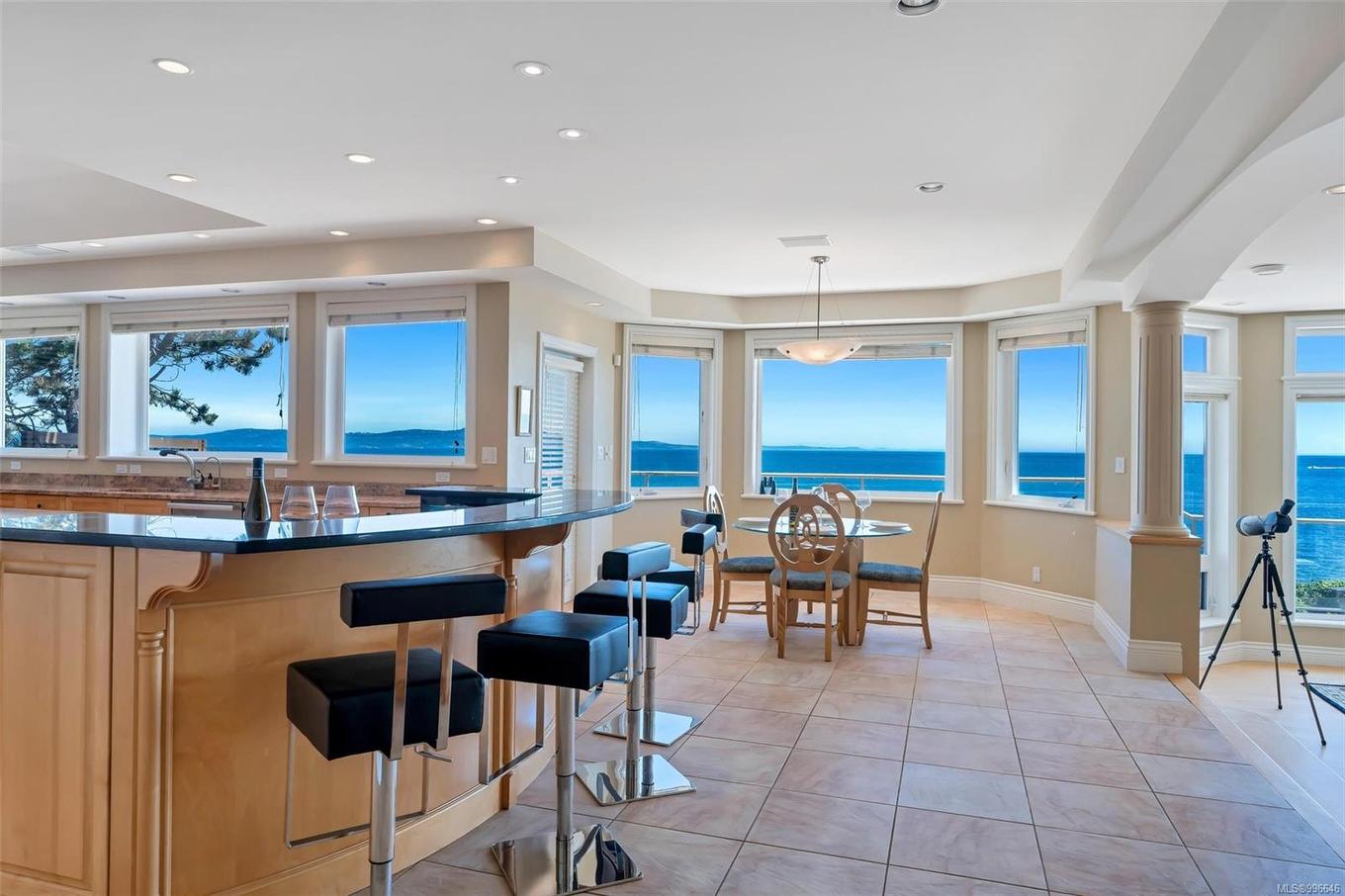 4461 Shore Way, Saanich, BC