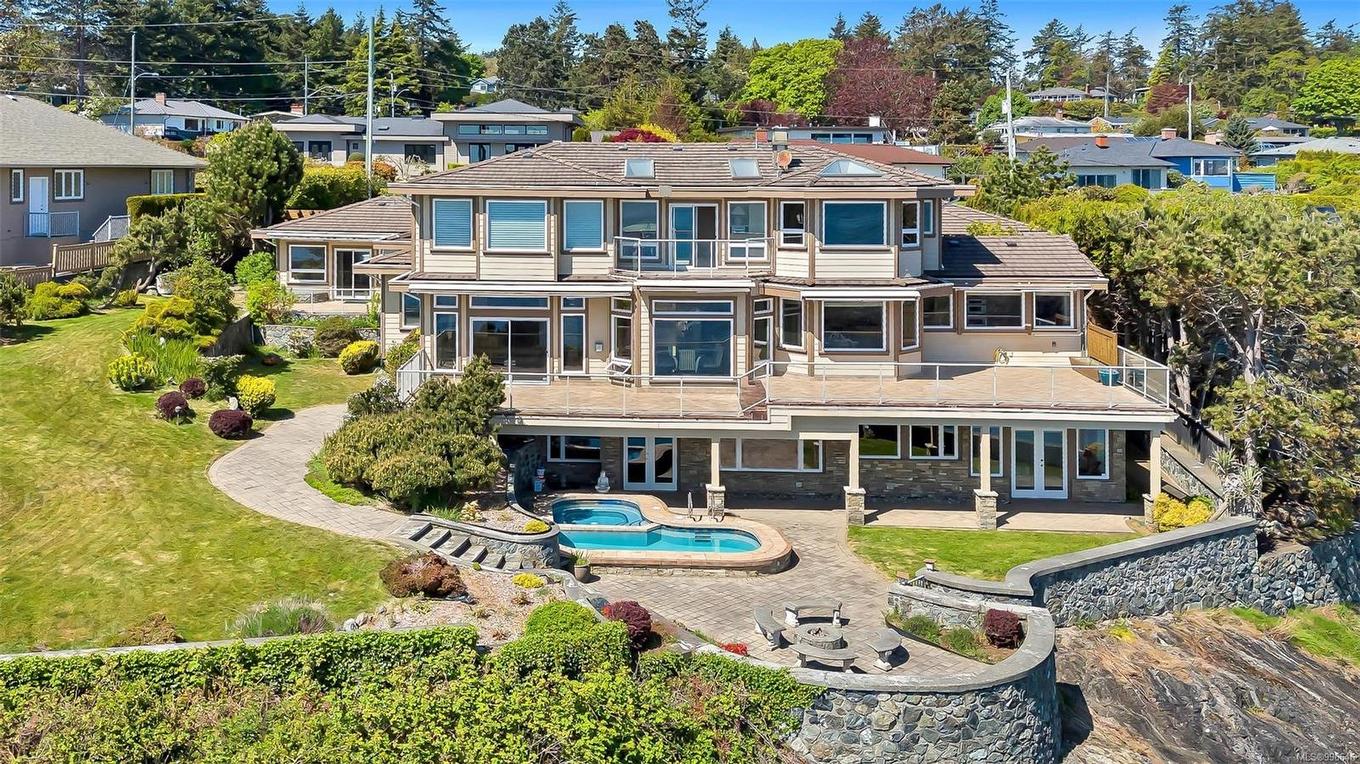 4461 Shore Way, Saanich, BC