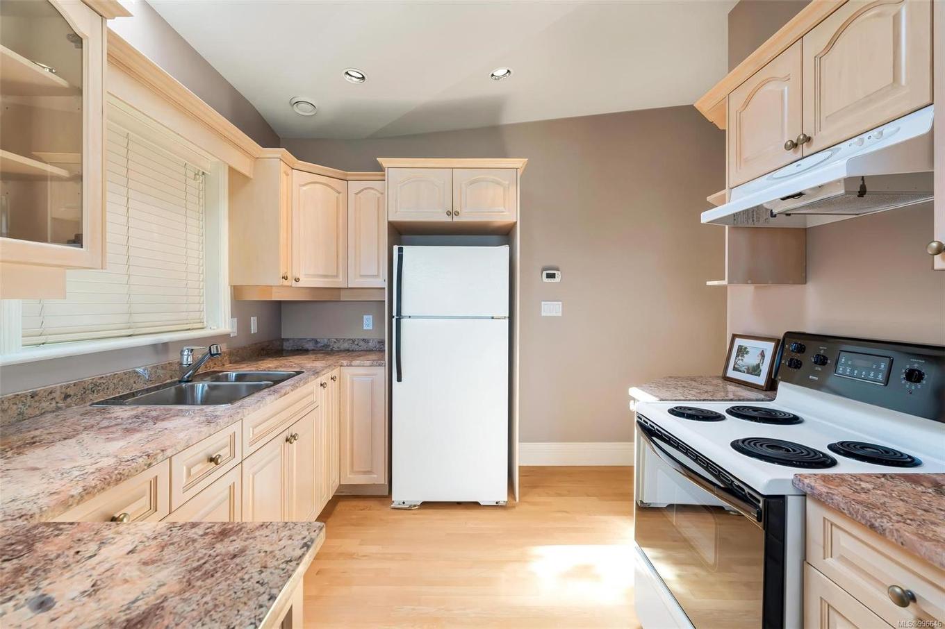 4461 Shore Way, Saanich, BC