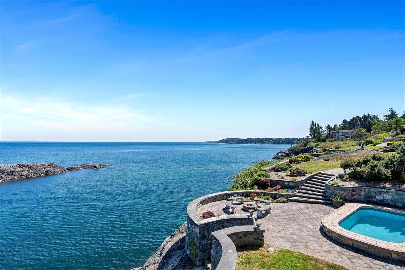 4461 Shore Way, Saanich, BC