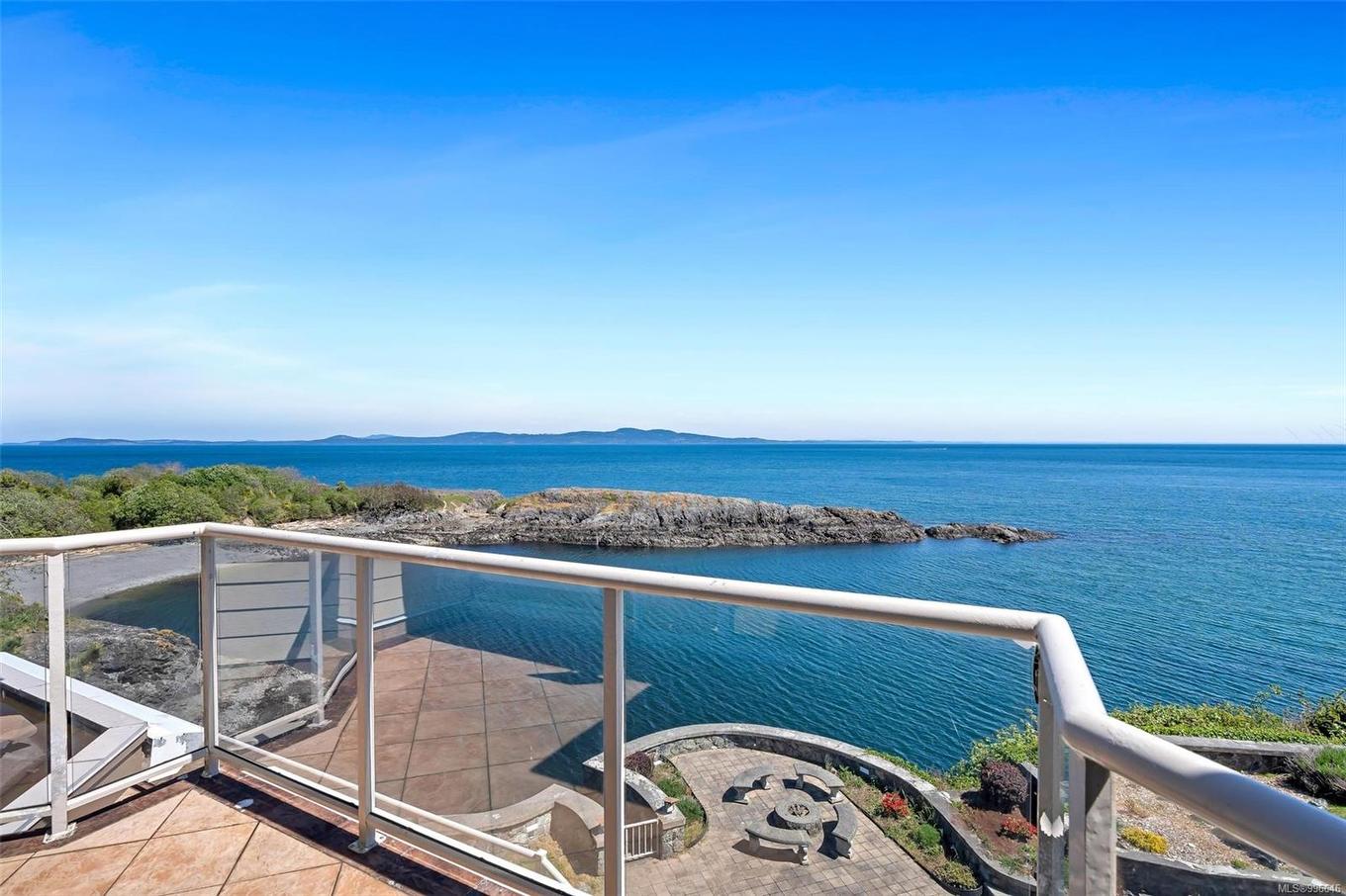 4461 Shore Way, Saanich, BC