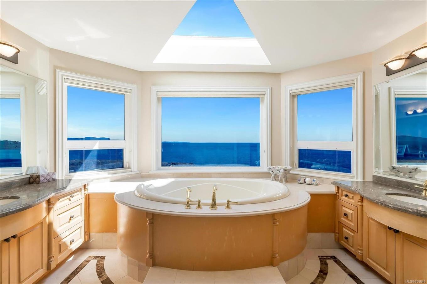 4461 Shore Way, Saanich, BC