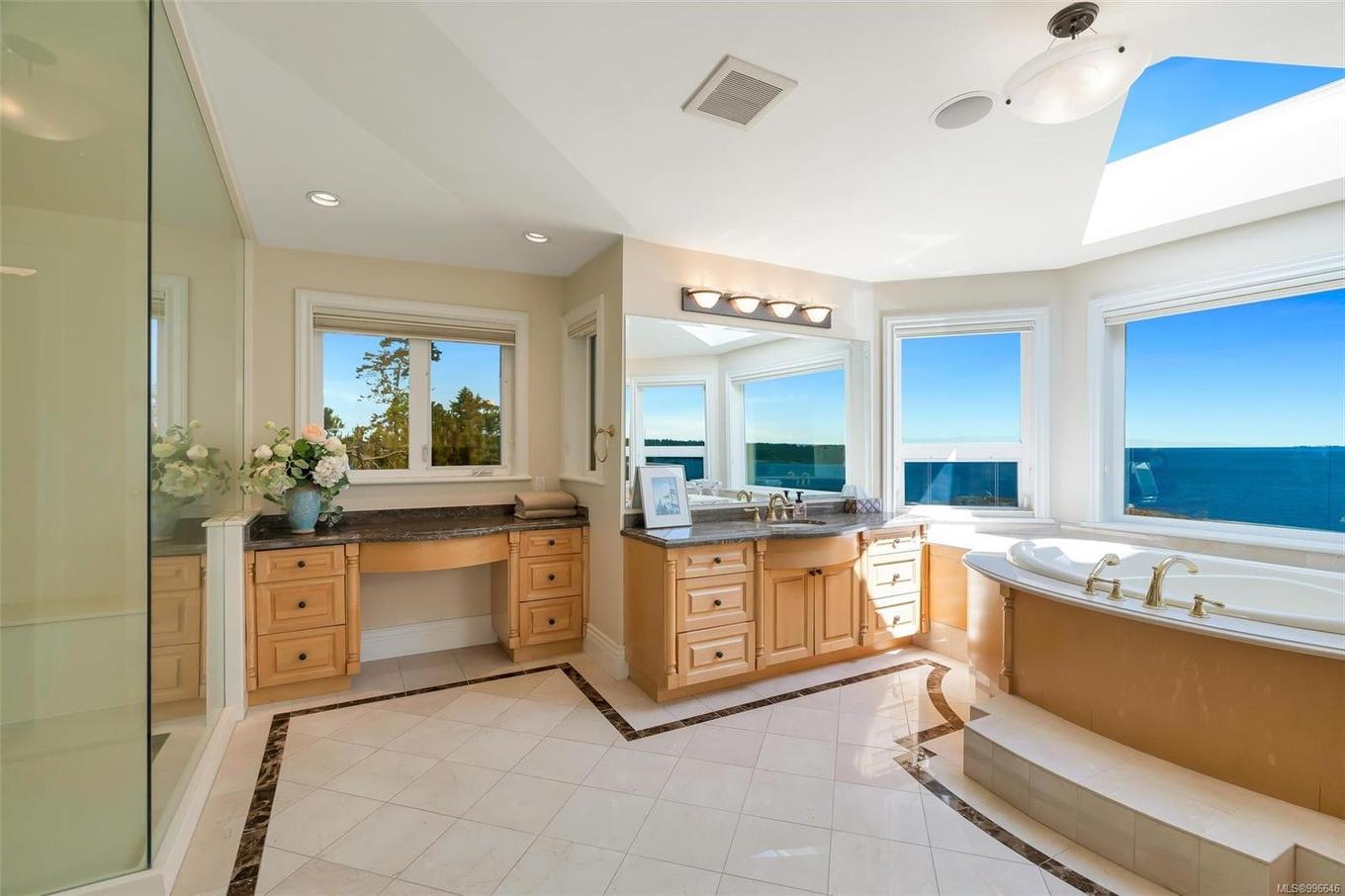 4461 Shore Way, Saanich, BC