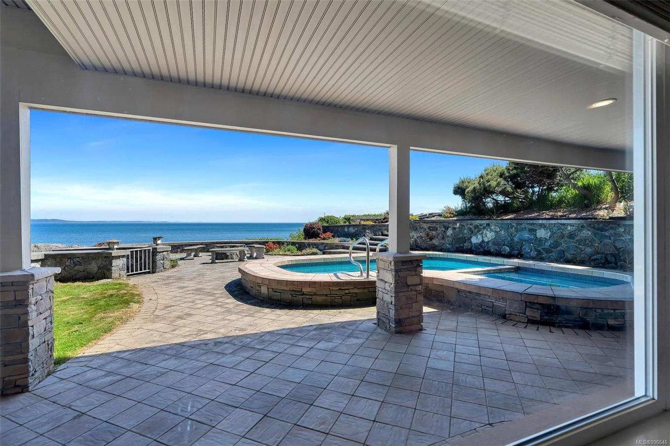 4461 Shore Way, Saanich, BC