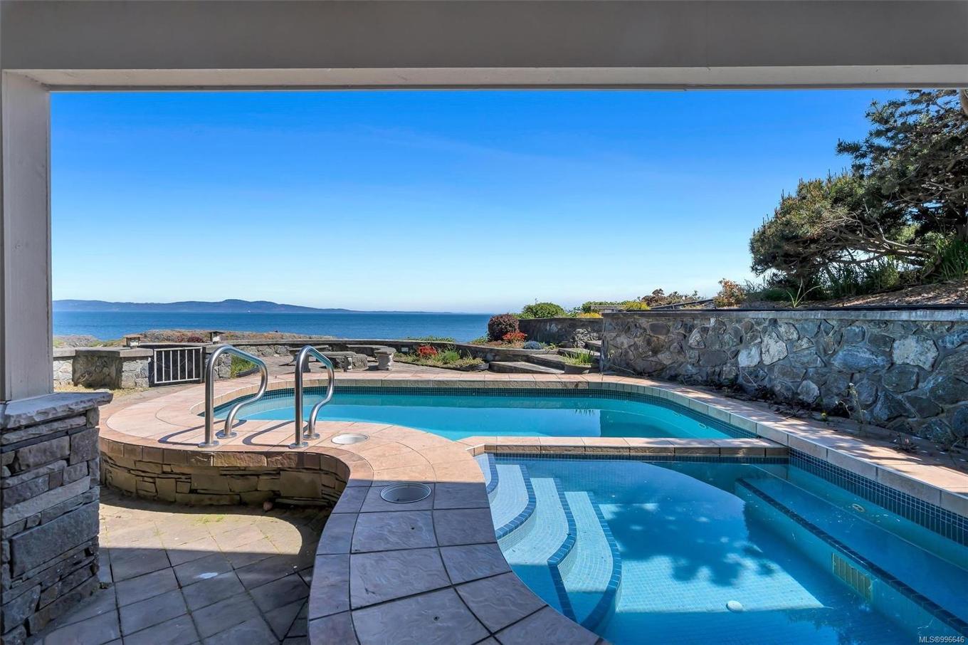 4461 Shore Way, Saanich, BC