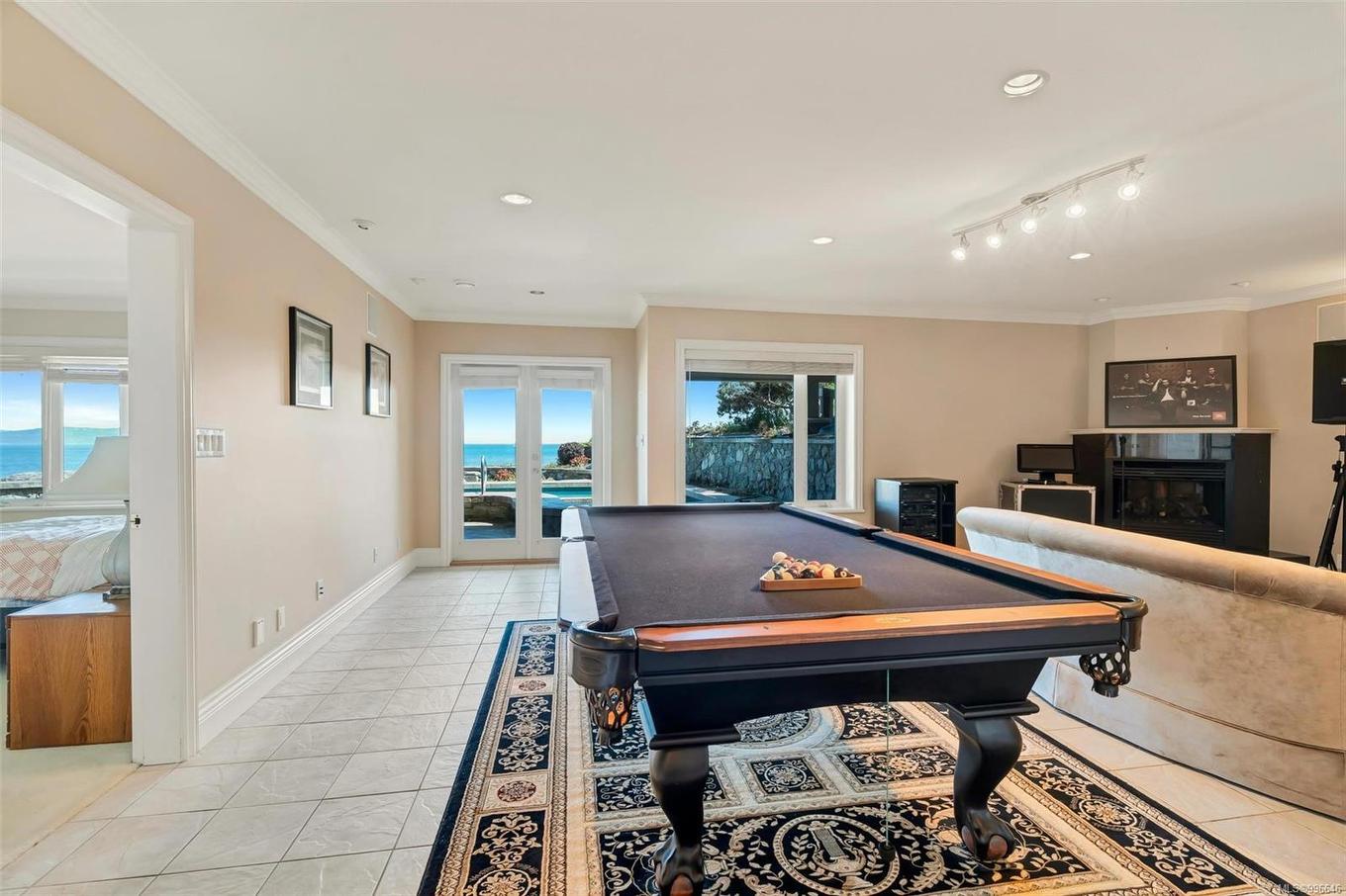 4461 Shore Way, Saanich, BC