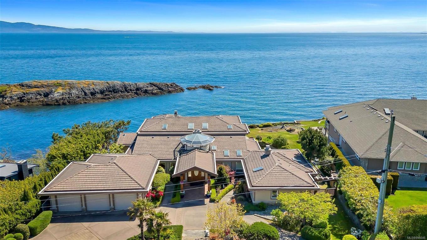 4461 Shore Way, Saanich, BC