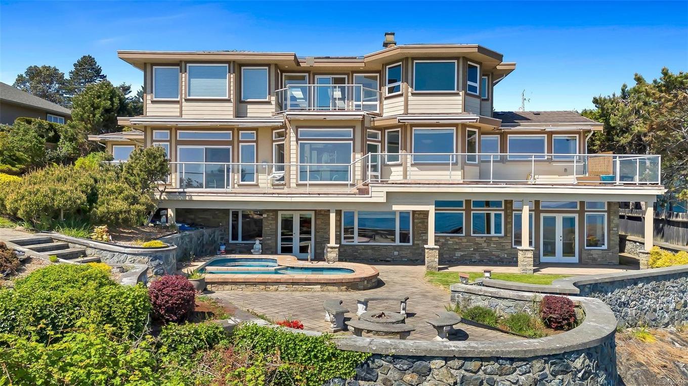 4461 Shore Way, Saanich, BC