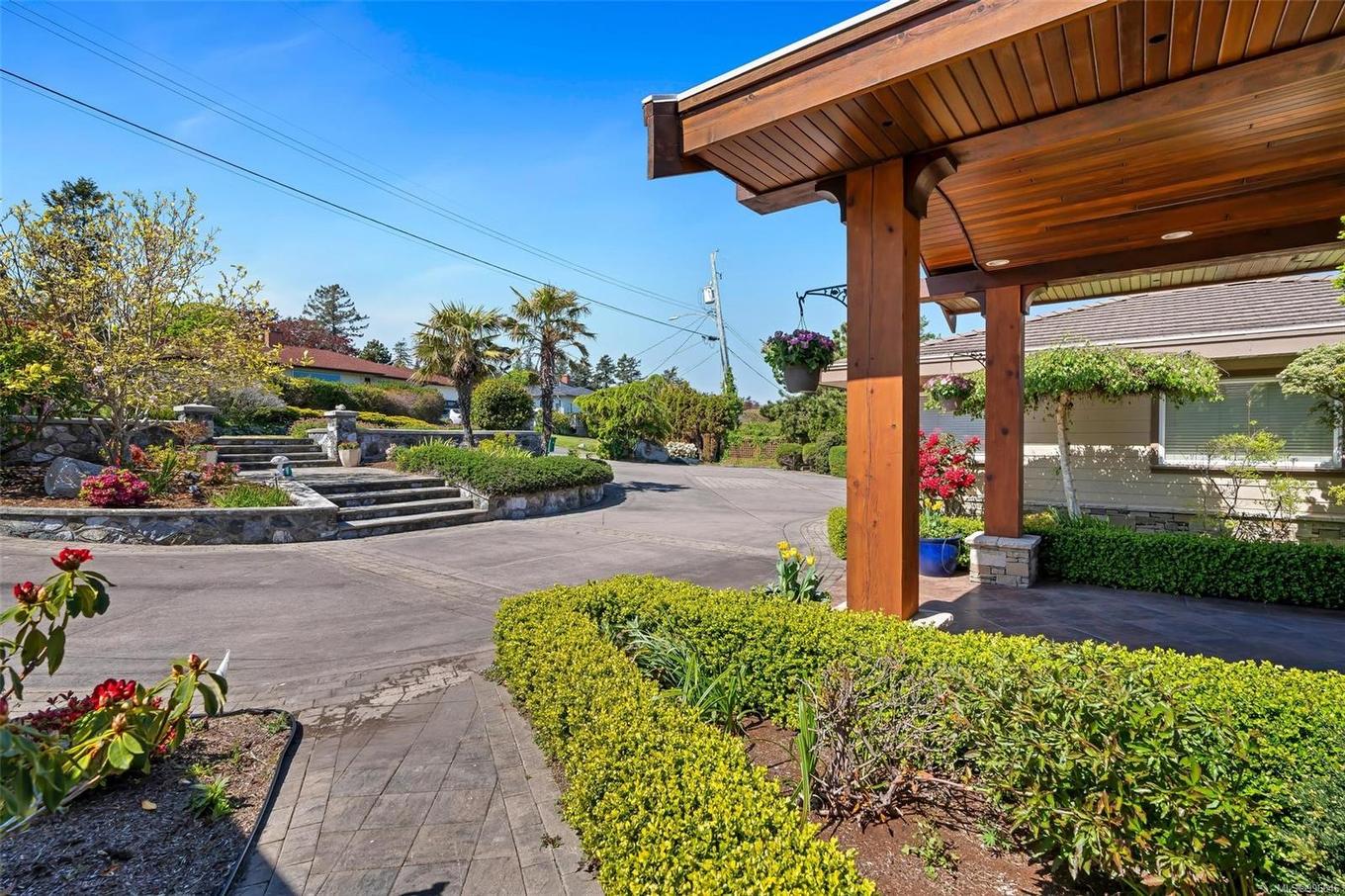 4461 Shore Way, Saanich, BC