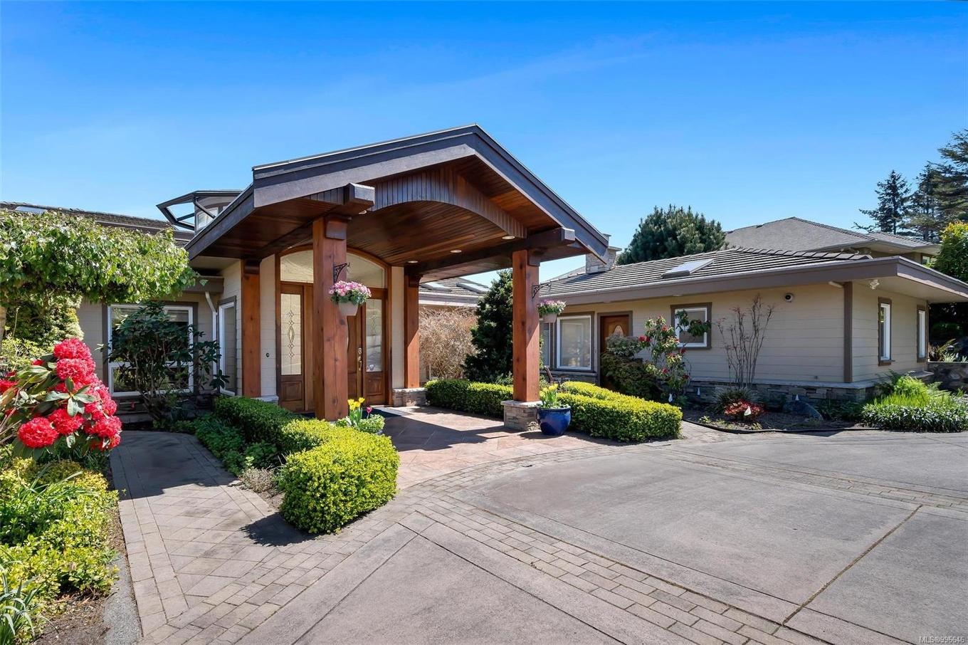 4461 Shore Way, Saanich, BC